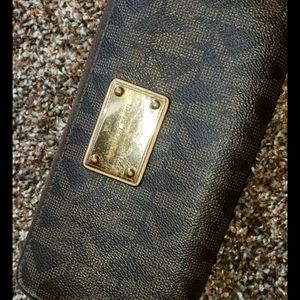 Michael kors wallet